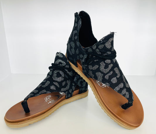 Black On Black Leo Thong Sandal