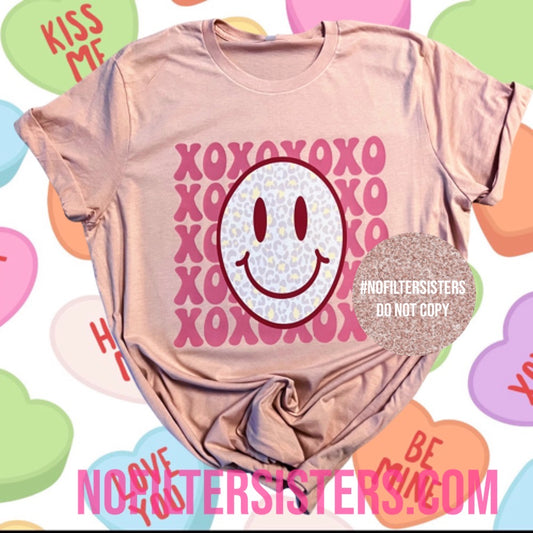 Smiley Tee XOXO