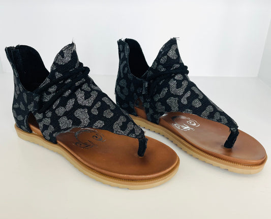 Black On Black Leo Thong Sandal